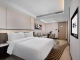 Light Luxury Selected Queen Room