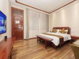 Business Queen Room