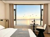 Superior Seaview Twin Room (Smart Room Control + Zero-Pressure Pillow + Front-Row Sea View + Sunrise View)