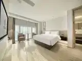 Sky-High Lake-View Double Bed Room (Overlooking West Lake)