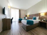 Classic Double/Twin Room with Side Sea View