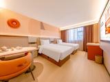 Deluxe Room - City-View, Night View (Double Bed)