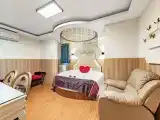 Romantic Round-bed Room