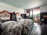 Graduate Twin Room With Balcony And River View