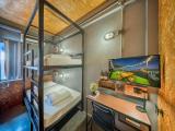Private Bunk Room With Shared Bathroom With View