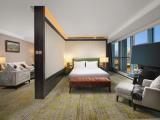1 King Suite High Floor Lounge Access