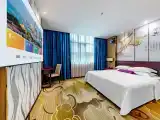 Yunjing Audio-Visual Double Bed Room·Giant Screen Projector
