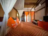Yelan Classic Wooden Courtyard-View Double Bed Room (Humidifier + Small Balcony)