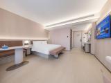 Business Queen Room