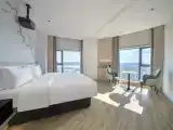 Yinhu Panoramic Double Bed Room (Overlooking West Lake)