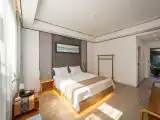 Cozy Queen Room
