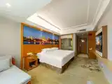 Business Queen Room