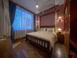 Wuyan Rose Romantic Double Bed Room (Humidifier + Smart Toilet)