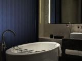Business Queen Room