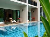 2 Bedroom Larger Suite, Bedroom 1: 1 King, Bedroom 2:2 Doubles, Sofa Bed, Pool Access