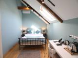 Attic Junior 301-302