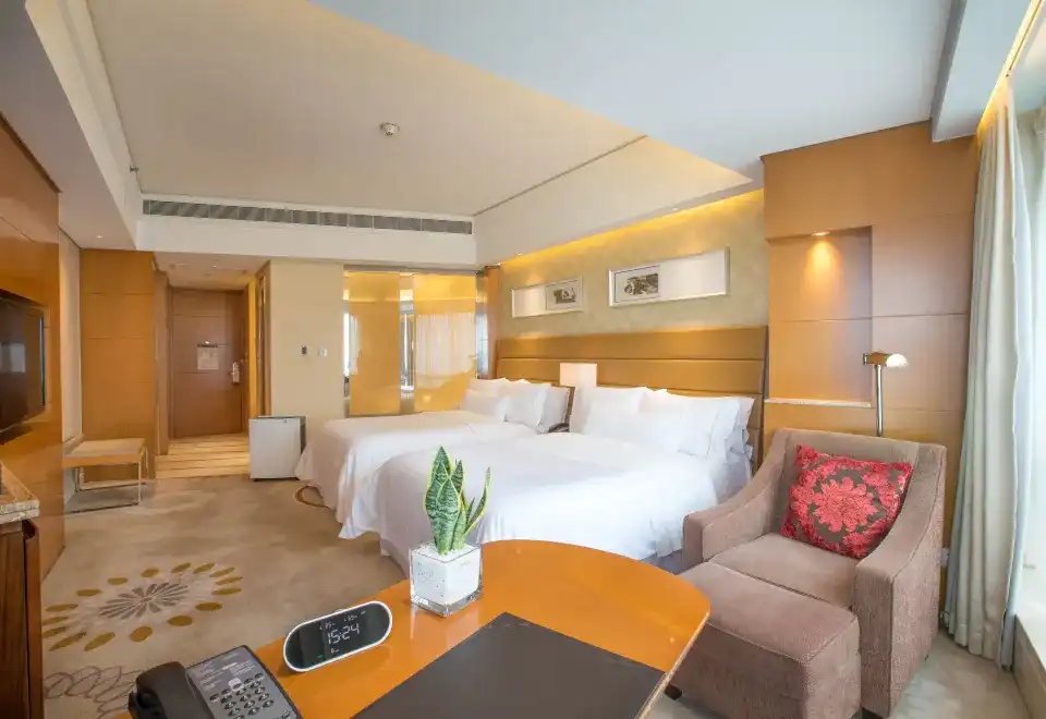 Exclusive High-Floor Lake-View Twin Room With Xuanwu Lake Zifeng Mountain Nice Views