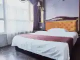 Featured Room