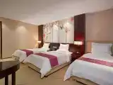 Deluxe 3-bed Room