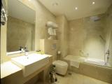 Family Room (1 Double Bed + 1 Single Bed)