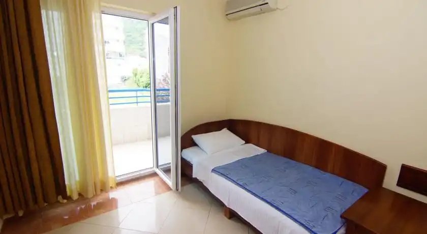 One-Bedroom Apartment with Balcony