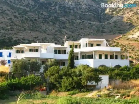 One-Bedroom Apartment With Side Sea View