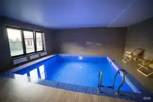 Guest house, Yakhroma