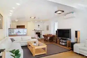 A_More_Aparts, Vladivostok