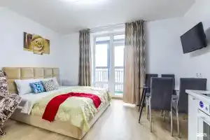 Apartamenty na Rossiya, Sverdlovskaya oblast, Ekaterinburg, Vodoemnaya 76