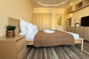 Apartamenty na yunosti 11, Lobnya