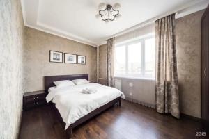 Teplaya solnechnaya vozle BC Pervaya Bashnya Flat, Krasnoyarsk