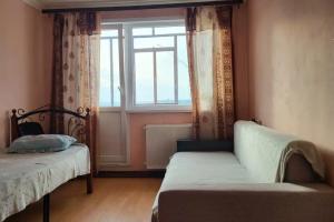 Apartamenty na Emlina 18a, Pervouralsk