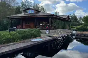 Podvore Cottage, Andrianovo