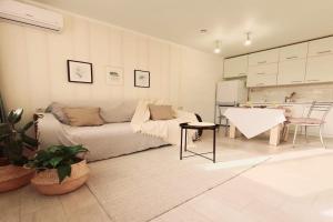 Apartamenty na 03 studiya per Vishnevyy 85 B