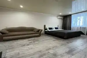 Rent Min-Vody (Rent Min-Vody) na ulitse Shkolnaya Apartments