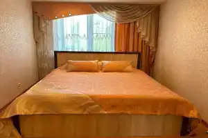 Apartamenty na 22 Partsezda 100