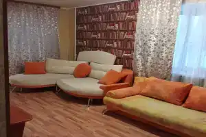 Apartamenty na Bazstroevskaya ulitsa, 16, Krasnoturyinsk