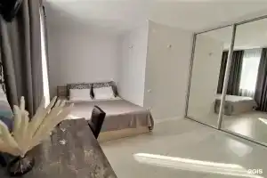 Apartamenty na ulitsa Melnikayte, dom 83 , etazh 4