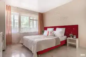 Zhile na vodah na ulitse Mira Apartments