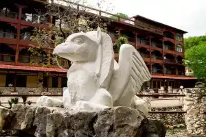 Griffon Hotel, Novyjj Afon