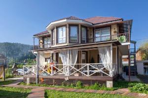 SmailHoum Guest House, Listvyanka 