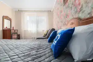 Tut Zhivut Park i Stadion Apartments