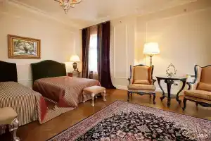 Pontos Plaza Hotel, Elista