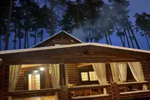 Izbushka v sosnah Cottage