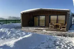 Domik u ozera Cottage