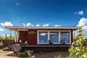 Fishing wharf hotel, Kvartsitnyy
