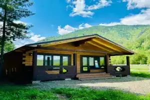 Kedrovaya roshcha Camping, Artem