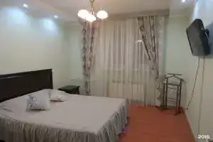 Hotel Piramida, Chernushka
