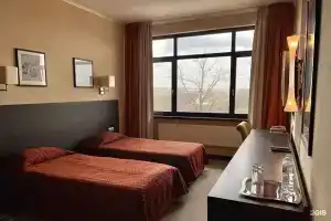 Park Hotel, Yakhroma