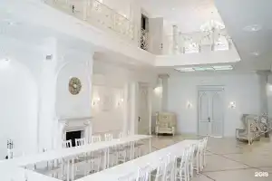 Servis po arende kottedzha dlya svadby Cottage, Veshki